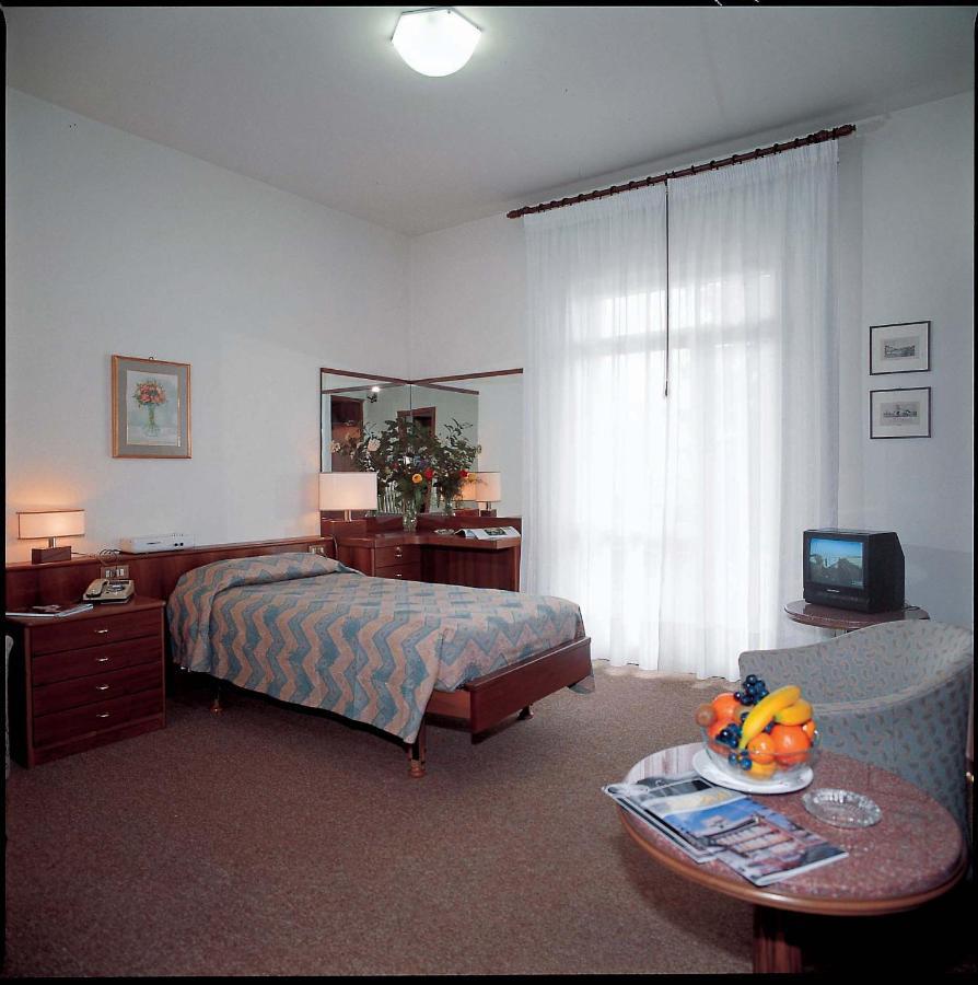 Hotel Ariston Molino Buja Abano Terme Kamer foto